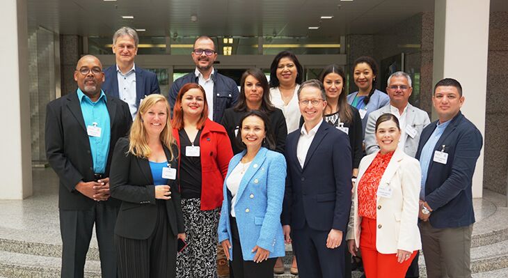 Gruppenbild der costa-ricanischen Delegation mit den Kolleg*innen von GOVET und BMBF